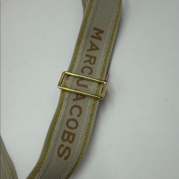 Marc Jacobs Pink Crossbody Bag with Gold Chain - Picture 3 of 6